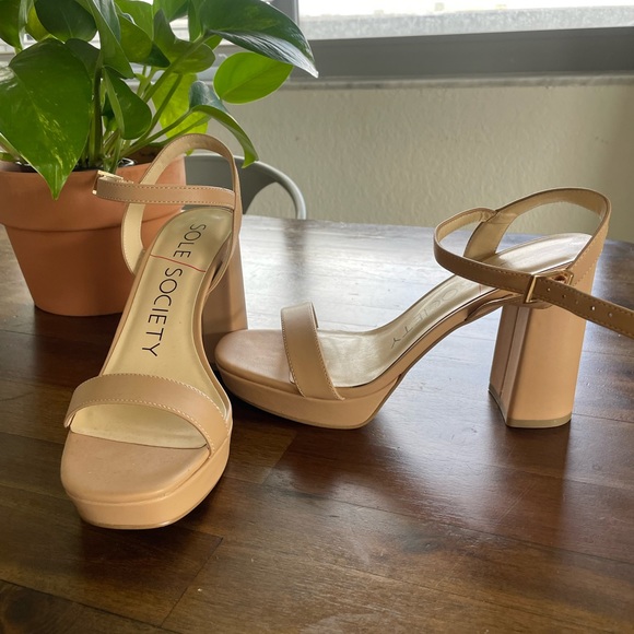 Sole Society Sendinal Nude Platform Heels size 7.5 - Picture 1 of 4